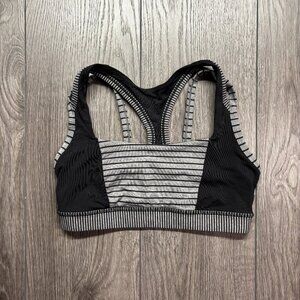 Lululemon Stash It Sports Bra Charcoal Striped 6 Yoga Gym
